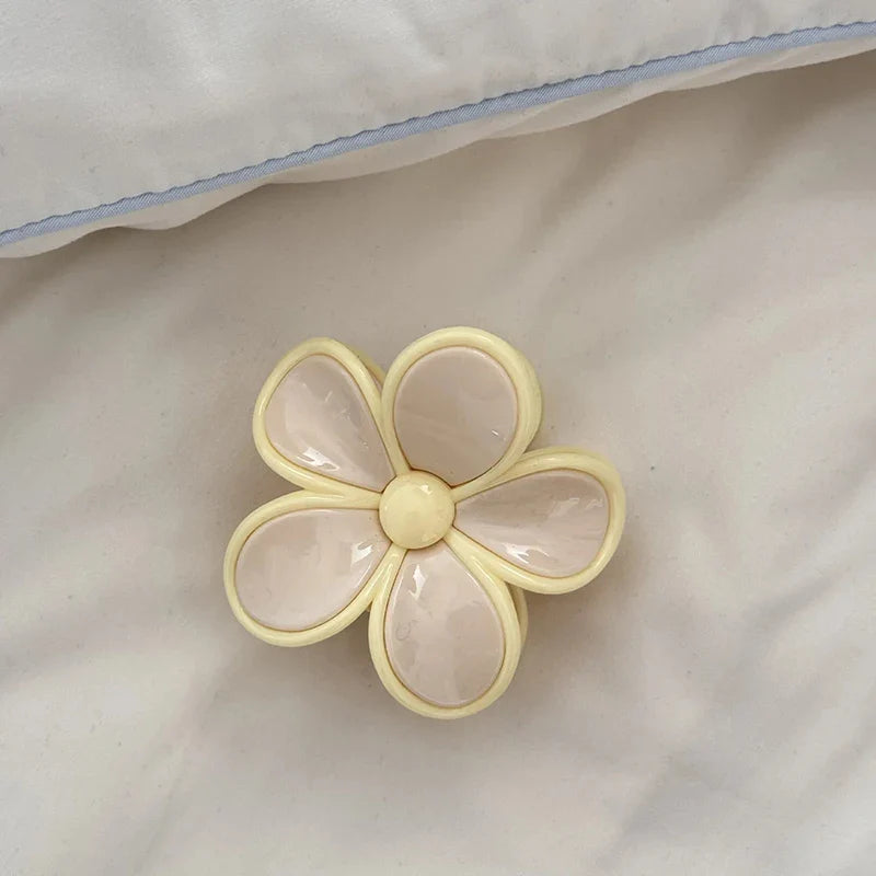 Cream Mousse Flower Medium Grab Clip Atmosphere Shark Back Head Plate Hairpin Half Tie Hair Summer New Claw Leading Fashion Kpop