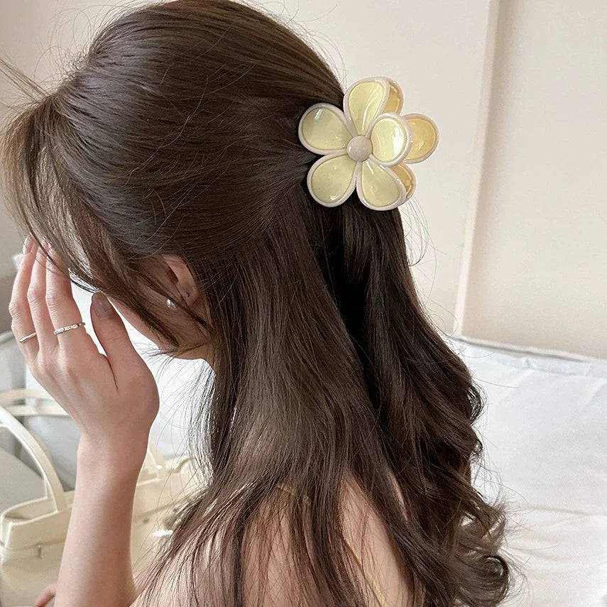 Cream Mousse Flower Medium Grab Clip Atmosphere Shark Back Head Plate Hairpin Half Tie Hair Summer New Claw Leading Fashion Kpop